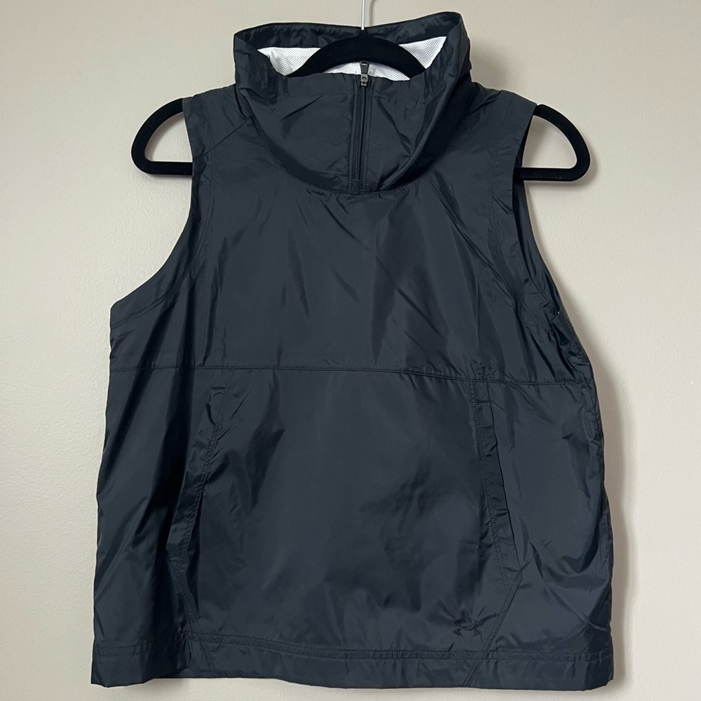 UNDER ARMOUR | Black Loose-fit Pullover Vest